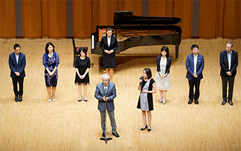 審査員講評の様子