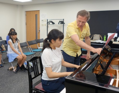 ﾗｲﾌ･ﾅｯﾄｹﾝﾊﾟｰ氏ﾚｯｽﾝ風景DSC04946